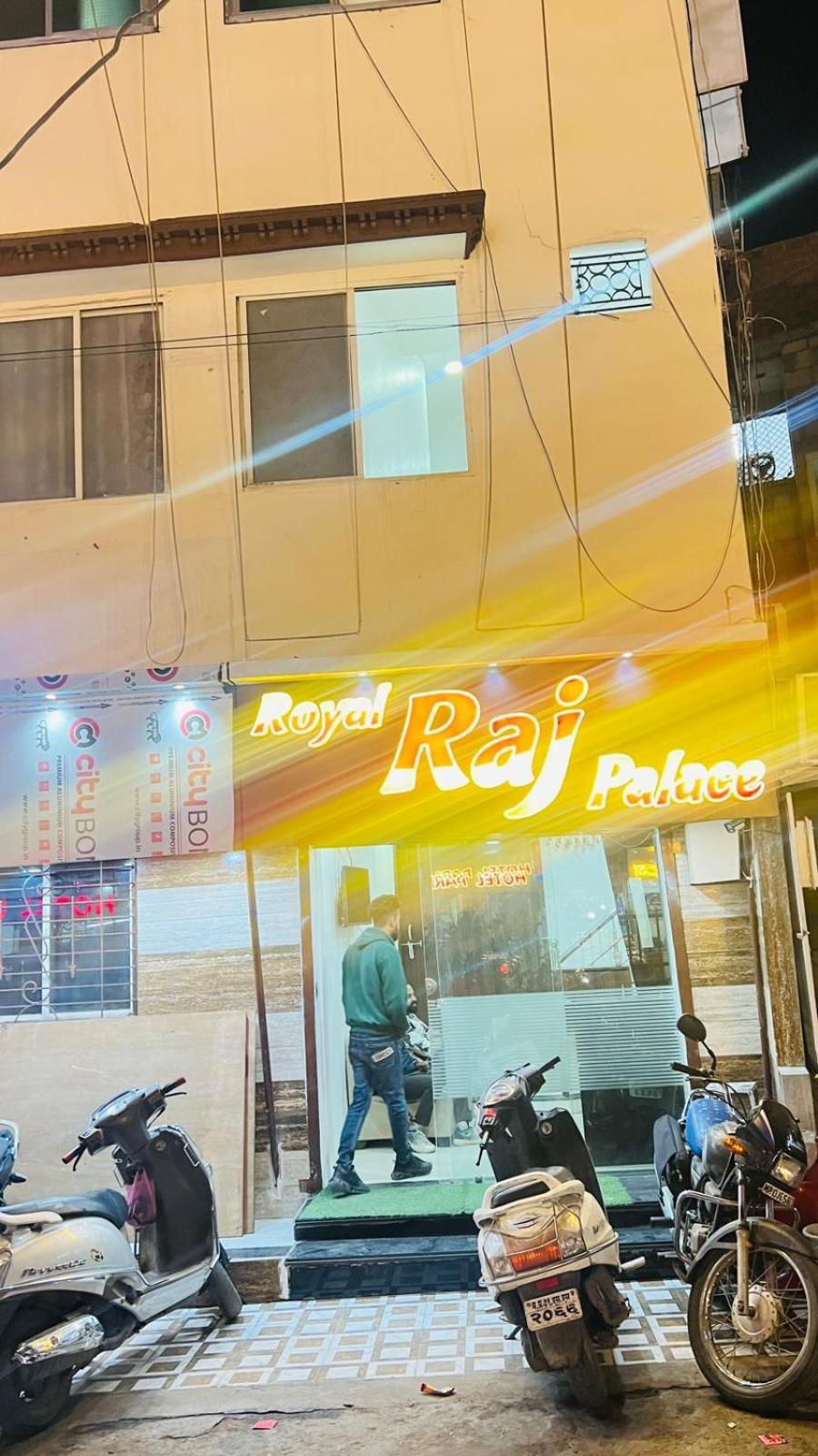 Royal Raj Palace Ujjain Exterior photo